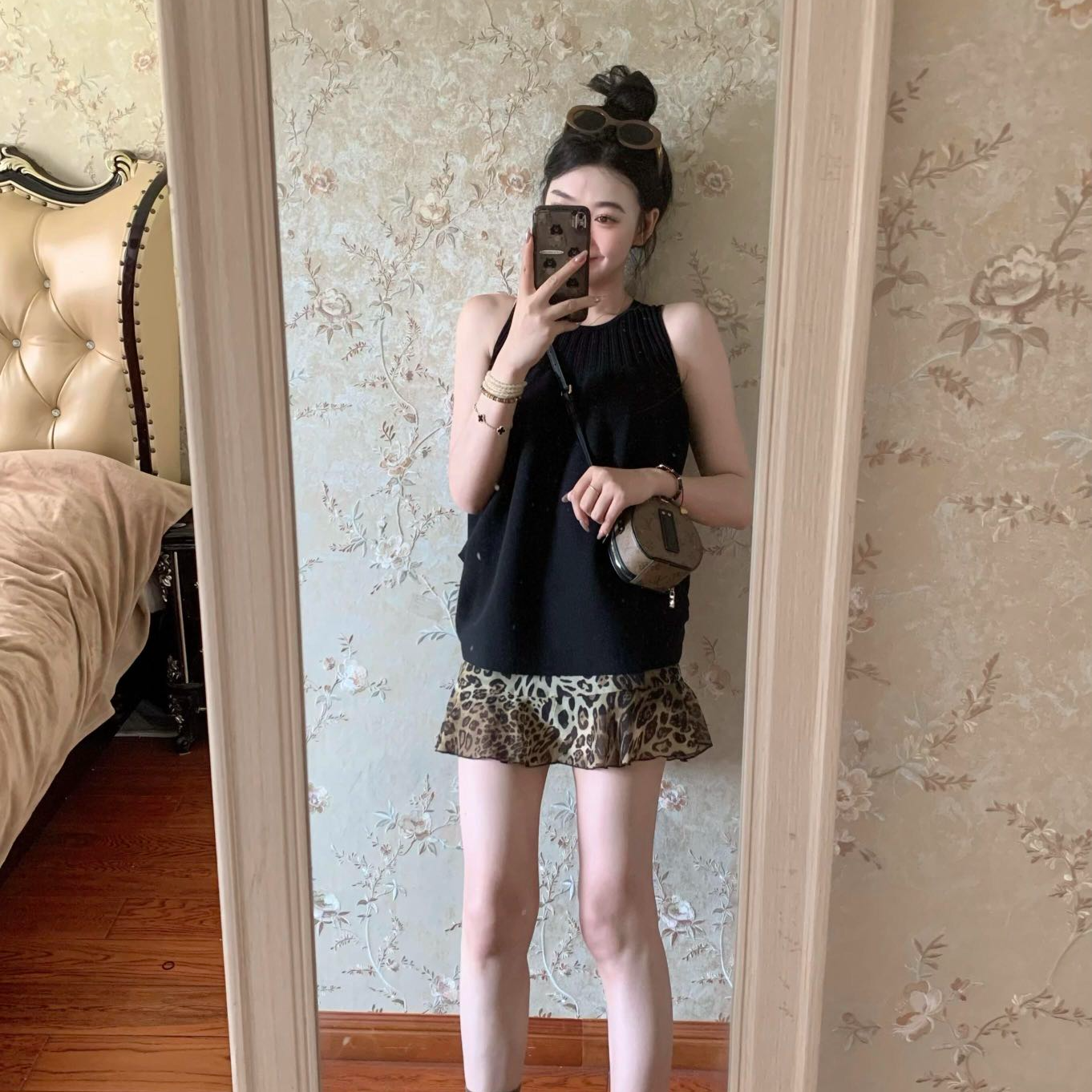 设计感纯色无袖背心上衣2025夏季小众气质宽松显瘦女豹纹半身裙子