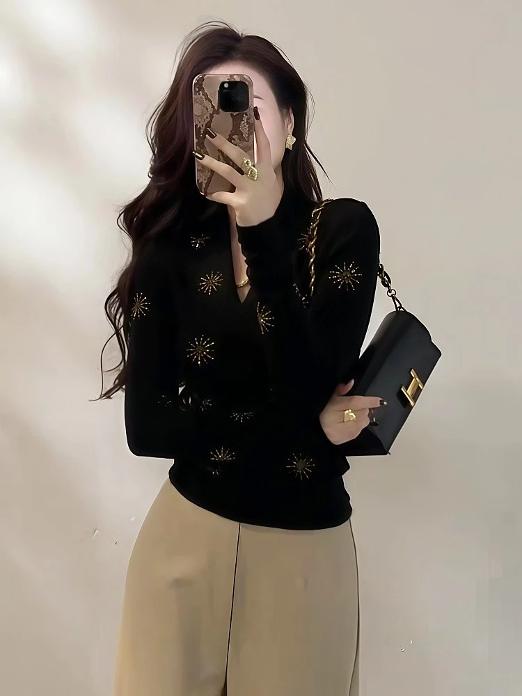 设计感V领烫钻长袖修身打底衫2025秋季新款韩系chic别致上衣女装