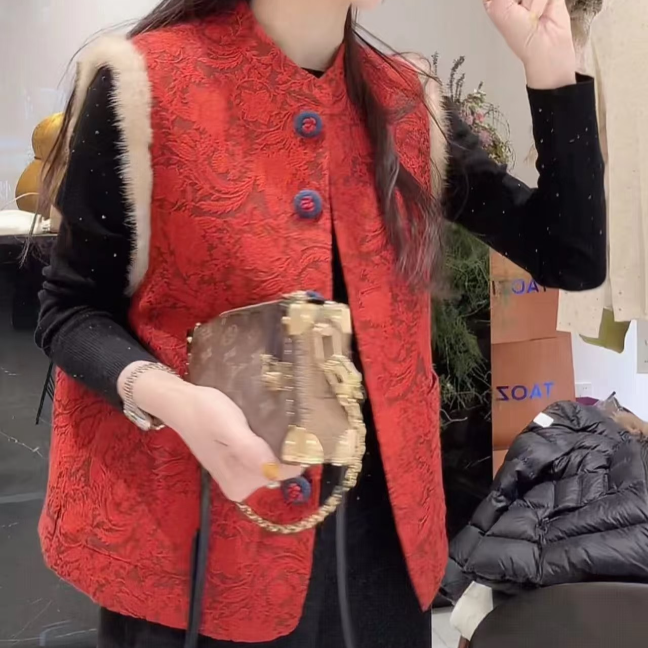 【加棉加厚】新年红水貂毛浮雕刺绣新中式加厚马甲