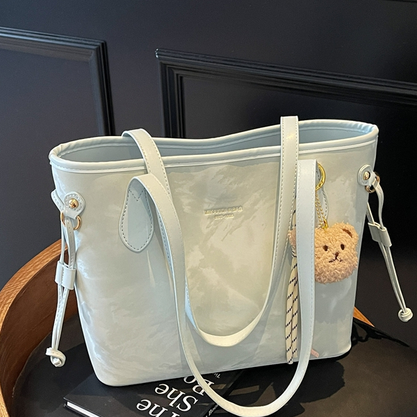 夏天百搭托特包包女款爆款2025新款单肩腋下包大容量打工人通勤包