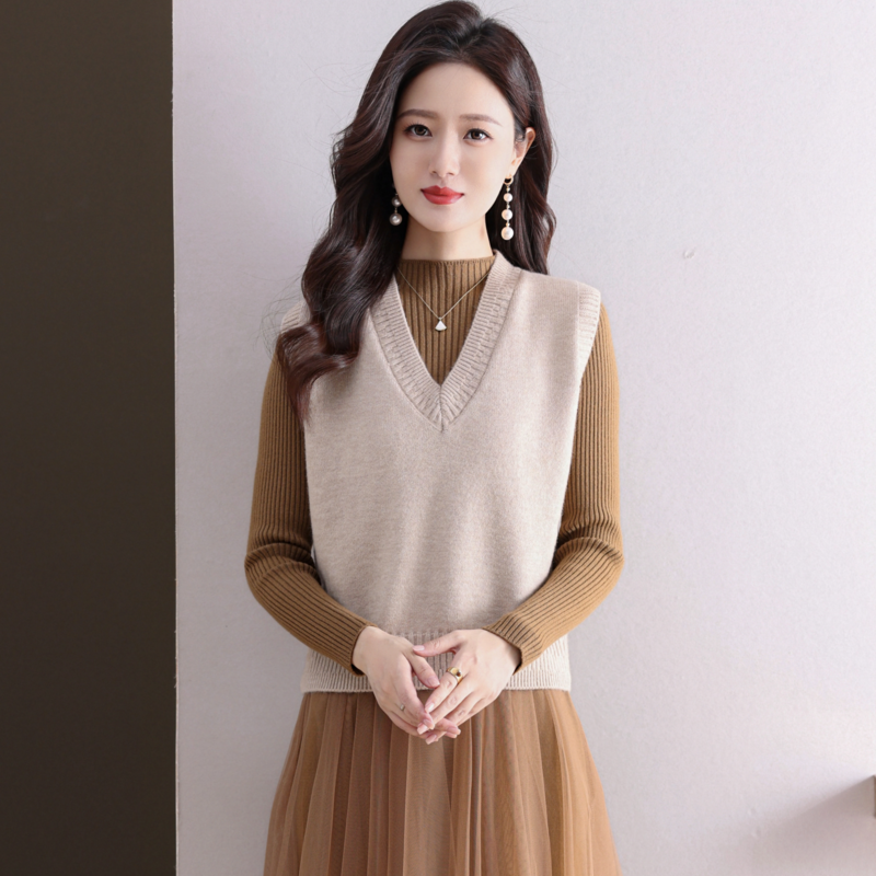 针织马甲女早秋外穿2025新款配裙子内搭叠穿马夹V领毛衣背心秋冬