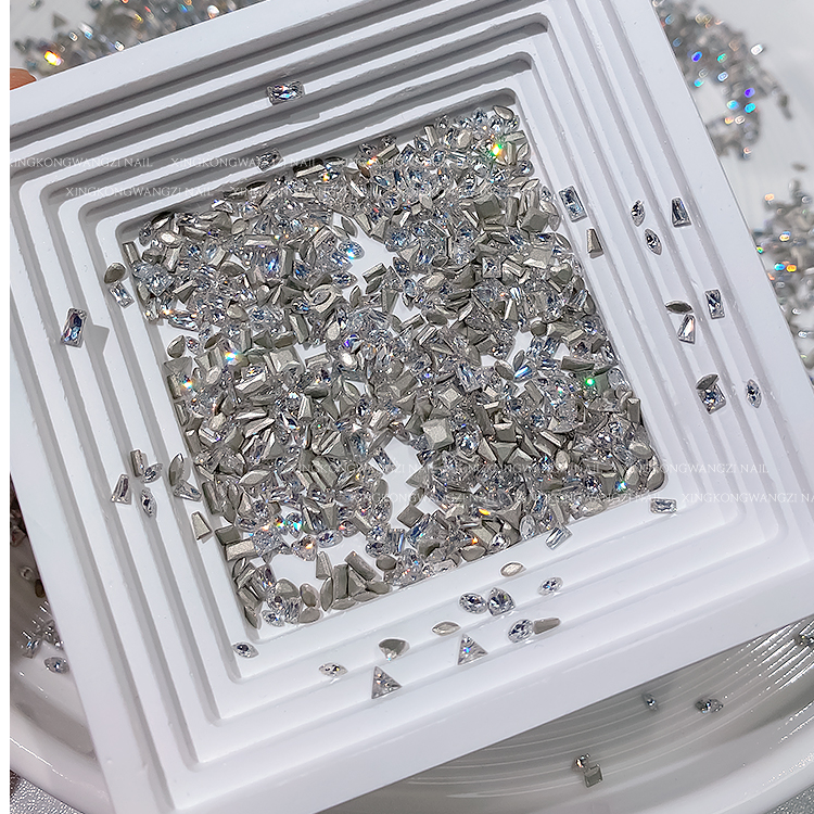 锆石银色迷你美甲钻饰品平底白小号流行奢华美甲配饰自带活彩爆闪