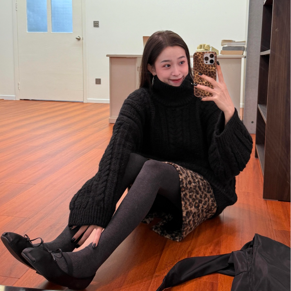 新款韩系慵懒风宽松显瘦高领麻花保暖针织毛衣豹纹半裙套装