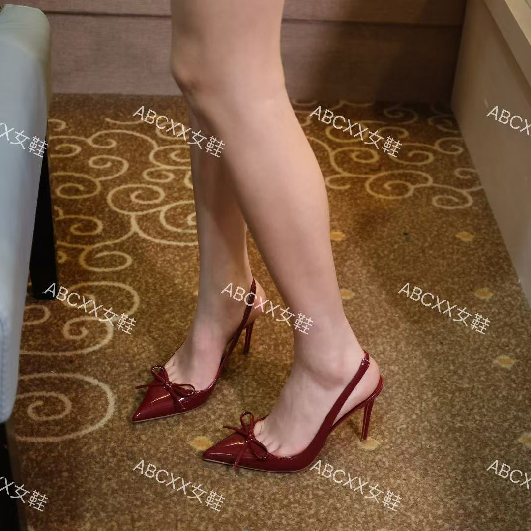 法式酒红色一字浅口高跟鞋蝴蝶结新款外穿绝美尖头细跟包头凉鞋女