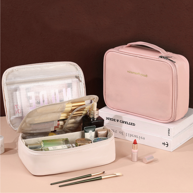 大容量化妆包高级感网红2025新款女士款外出随身携带便携式收纳袋