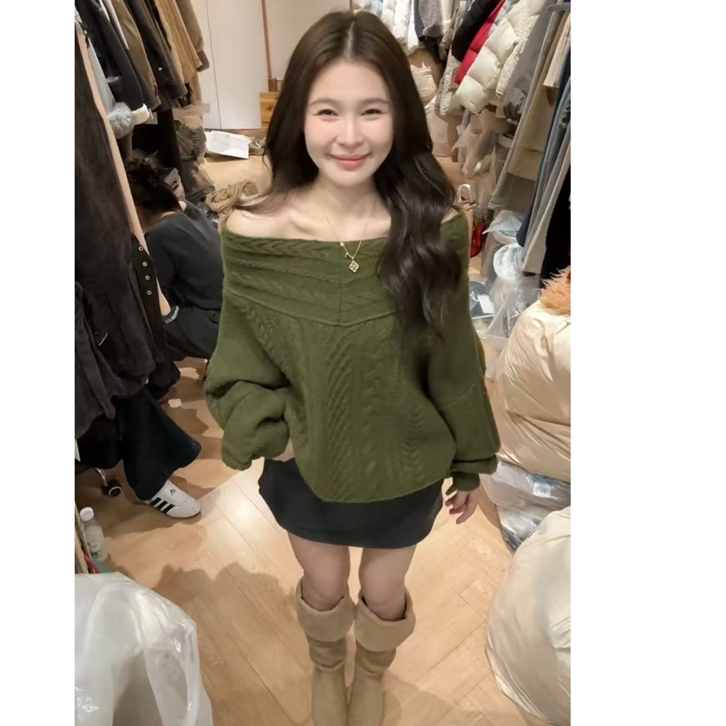 流行一整套2025秋冬新款时尚气质设计感一字领毛衣短裙两件套