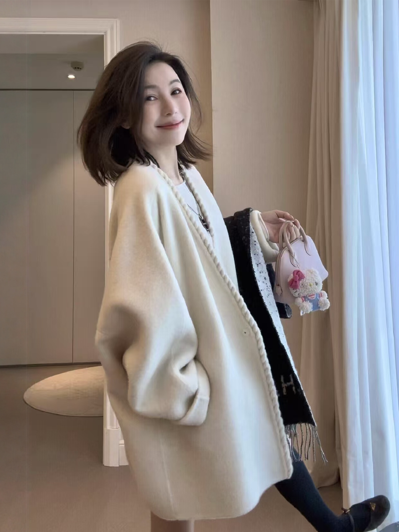 巨好看的秋冬简约时尚慵懒氛围感V领外套小个子高智淡人风大衣女