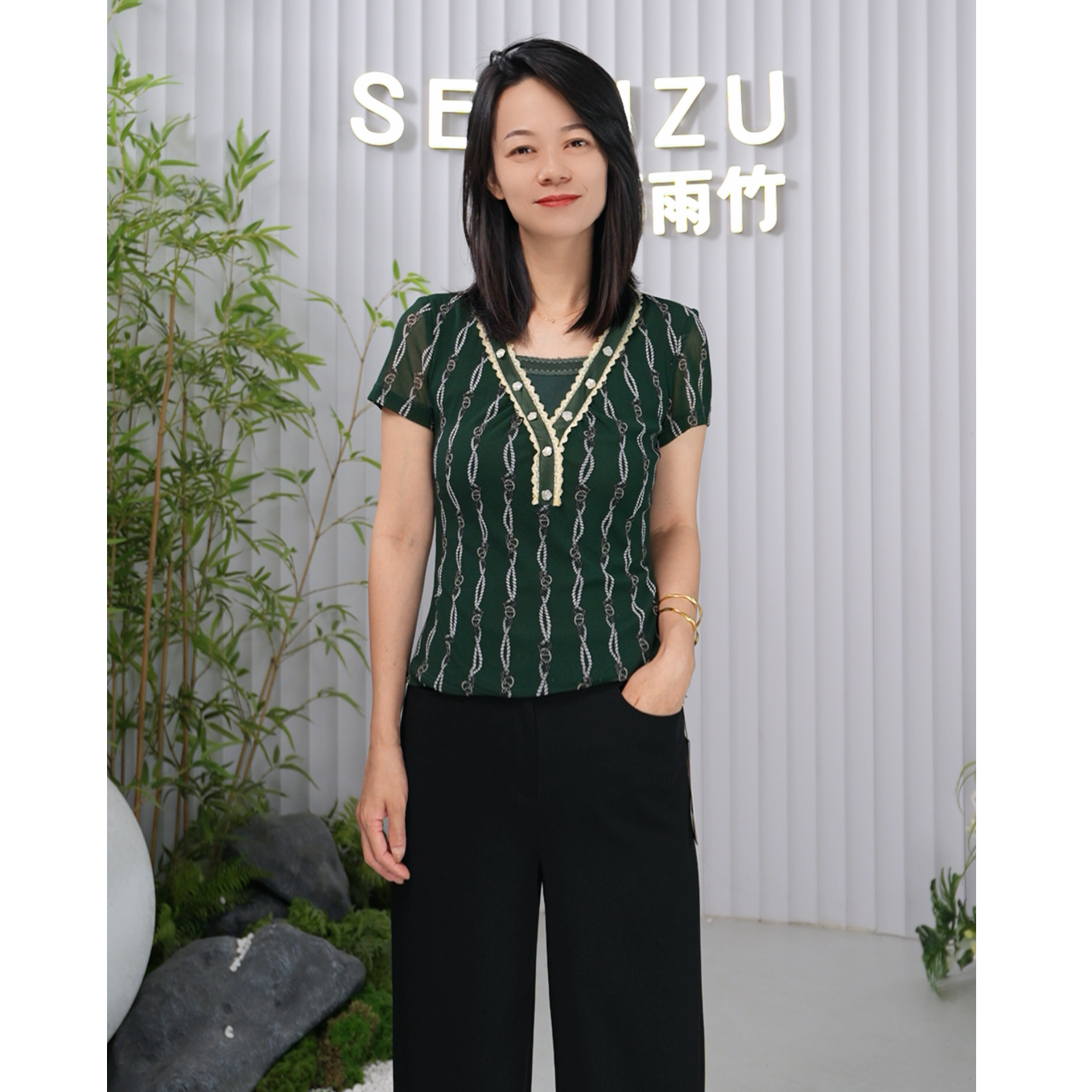Shengyuzhu/声雨竹时尚条纹提花显瘦夏季休闲针织衫女士宽松v领
