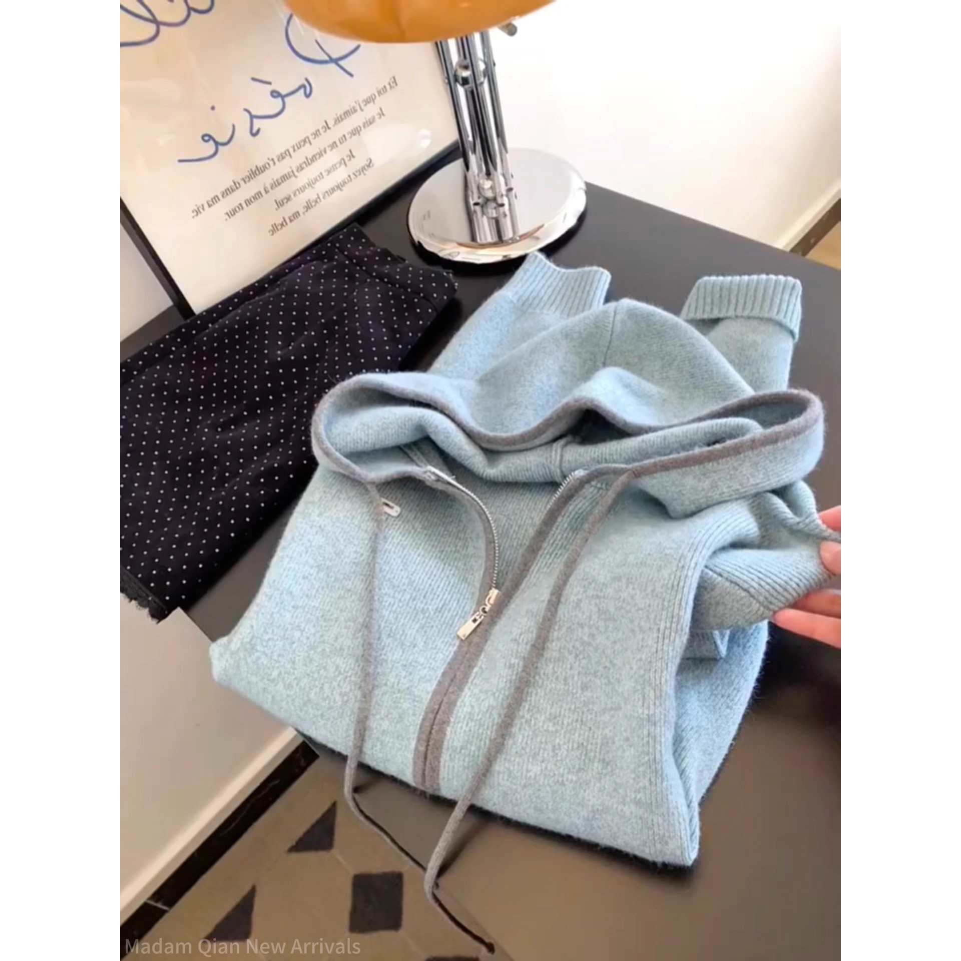 气质设计感撞色连帽针织开衫女2025秋新款大码双拉链软糯毛衣外套