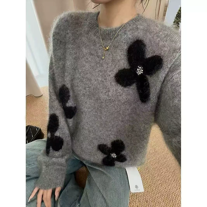 2025秋冬新款韩版宽松显瘦圆领花朵针织衫女百搭毛衣外套加厚上衣