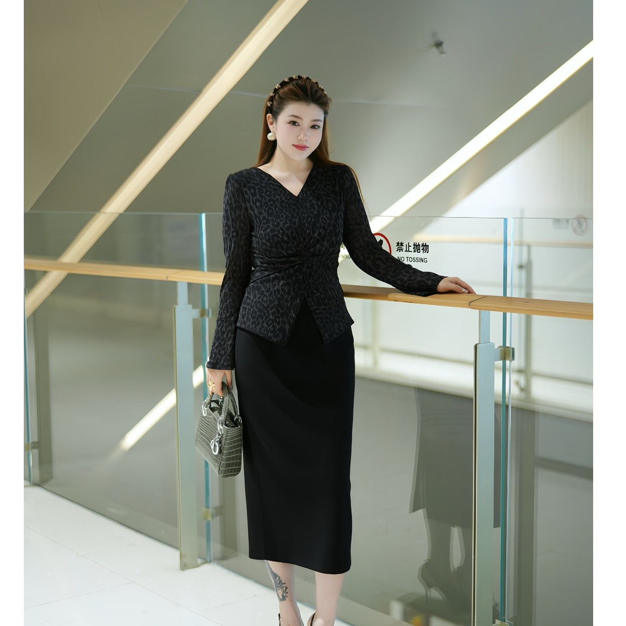 XYD71372/XYD71348秋季V领扭结豹纹上衣半身裙显瘦套装大码女装