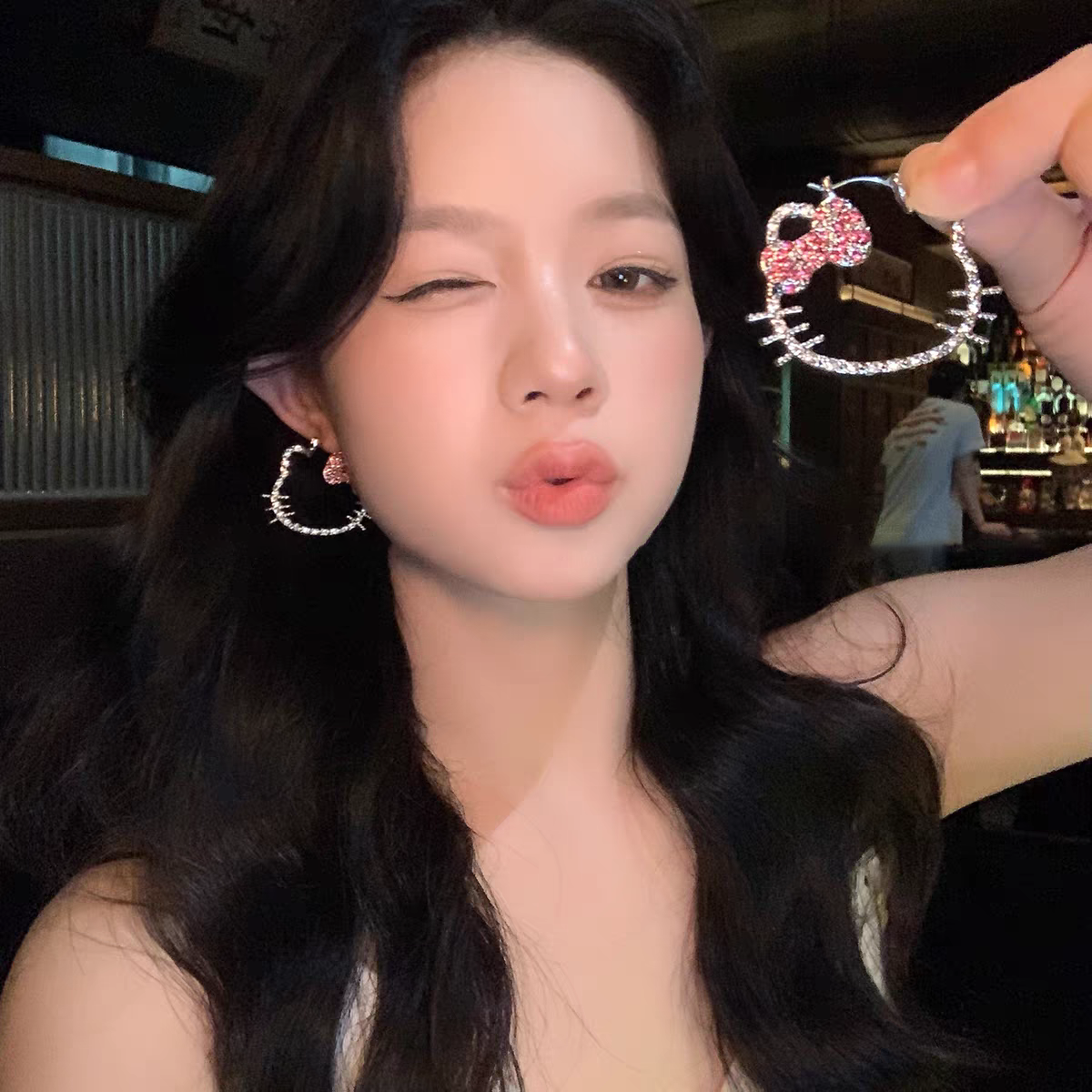 满钻kt猫咪镂空夸张个性耳圈女时尚复古可爱耳环2025新款爆款耳饰