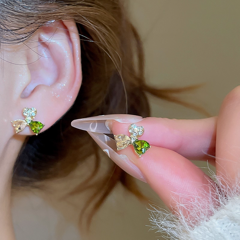 合金耳饰 镶钻爱心花朵耳钉女小众设计感轻奢个性百搭耳环耳饰品