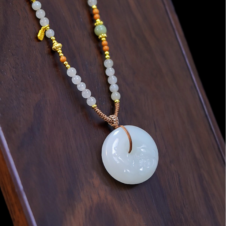 新疆料和田玉精品青白花开富贵平安扣寓意吉祥项坠女士款时尚百搭