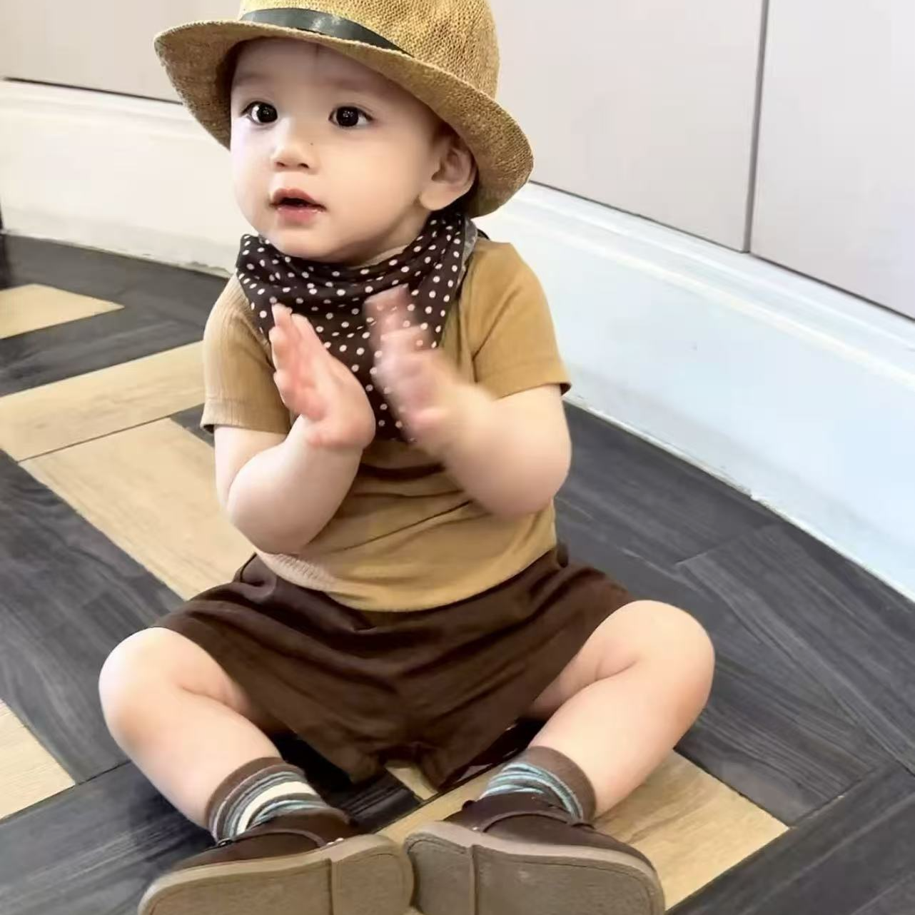 拉波米男女童莫代尔棉A类打底衫儿童短袖T恤纯色短裤套装宝宝搭配