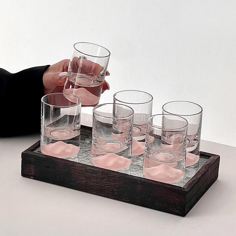 粉色山脉玻璃白酒杯百搭家用酒具一口杯轻奢高颜值二两酒杯烈酒杯
