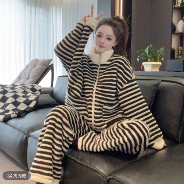 加厚拉链款加厚睡衣女冬季可爱甜美卡通珊瑚绒加厚家居服保暖条纹