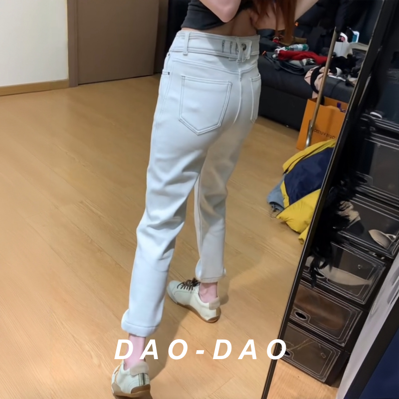 白色修身烟管牛仔裤女秋冬加绒2025新款通勤百搭小个子九分哈伦裤