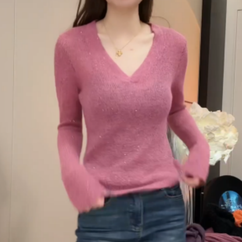 秋冬修身显瘦打底亮片百搭镂空V领针织上衣LK2507690