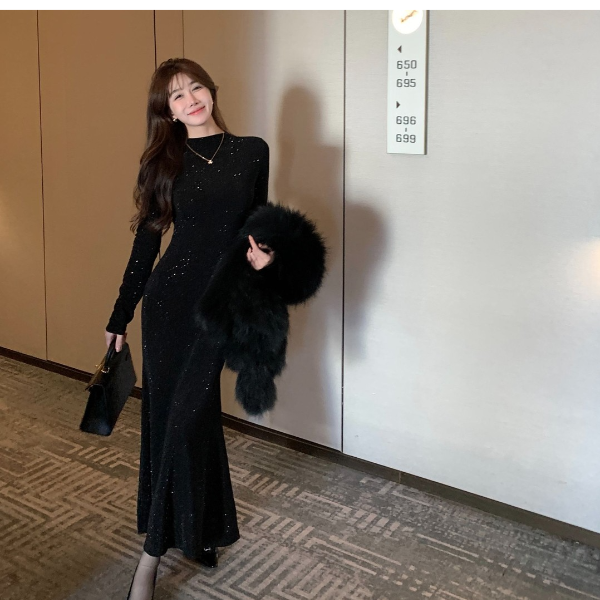 【微光萤火】冬季设计感烫钻连衣裙高级感半高领鱼尾长裙803