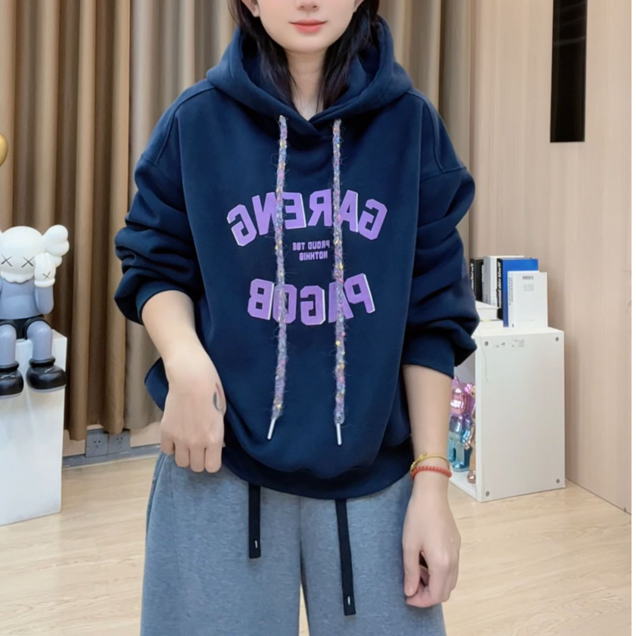 2025冬季新款女装韩版宽松加绒加厚字母印花休闲连帽卫衣女B329