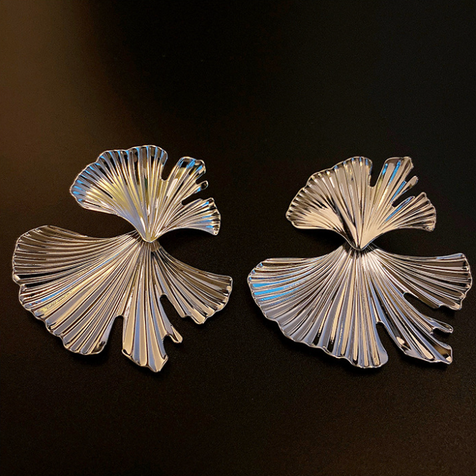 锌合金耳饰 XIAOBAI 小众925银耳钉高级感轻奢大气银色独特耳饰女