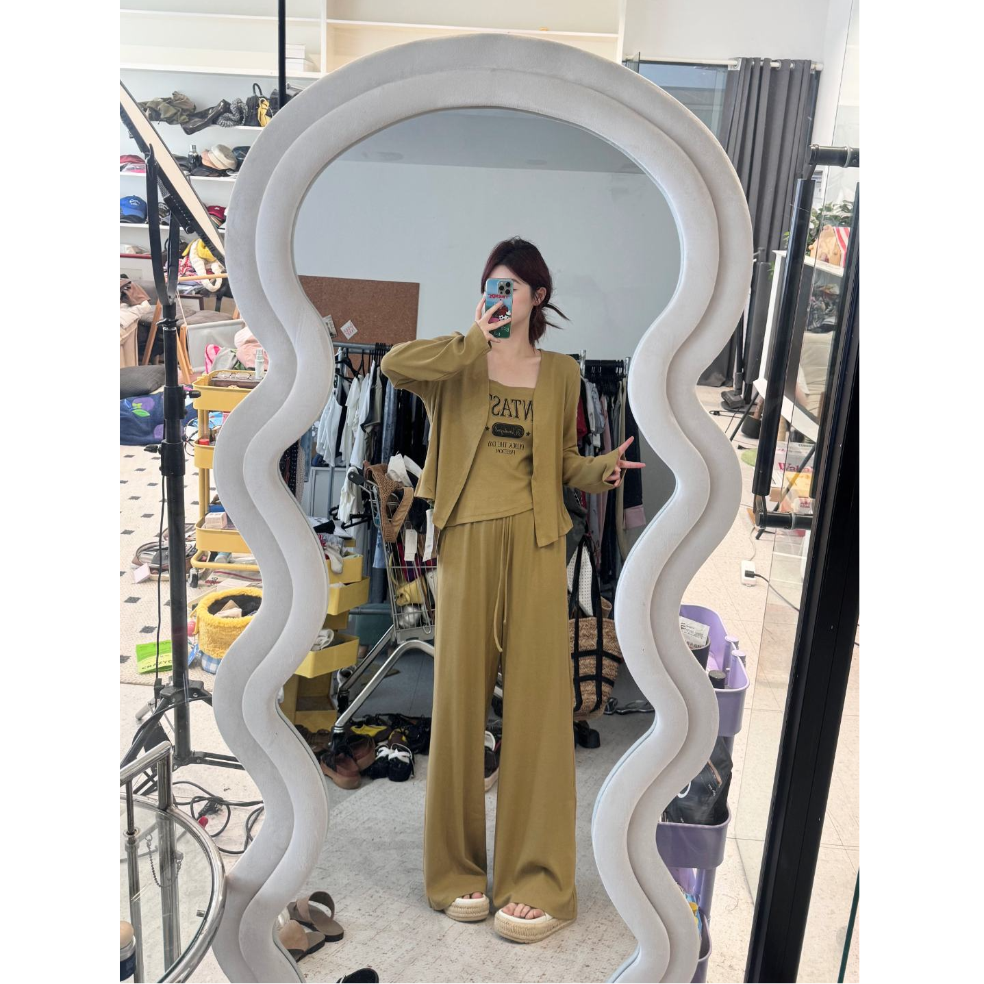 晶咕晶咕【私有慵懒】长袖开衫+胸前字母吊带+高腰抽绳