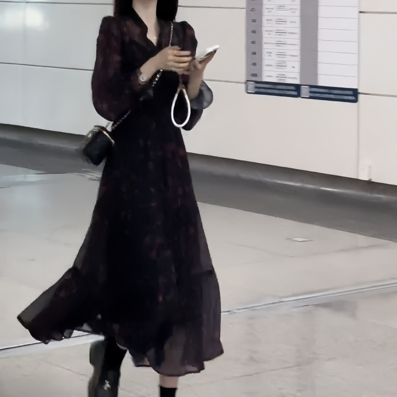 大码胖MM遮肉肉高级感美丽碎花长袖秋季收腰显瘦A字长裙法式轻熟