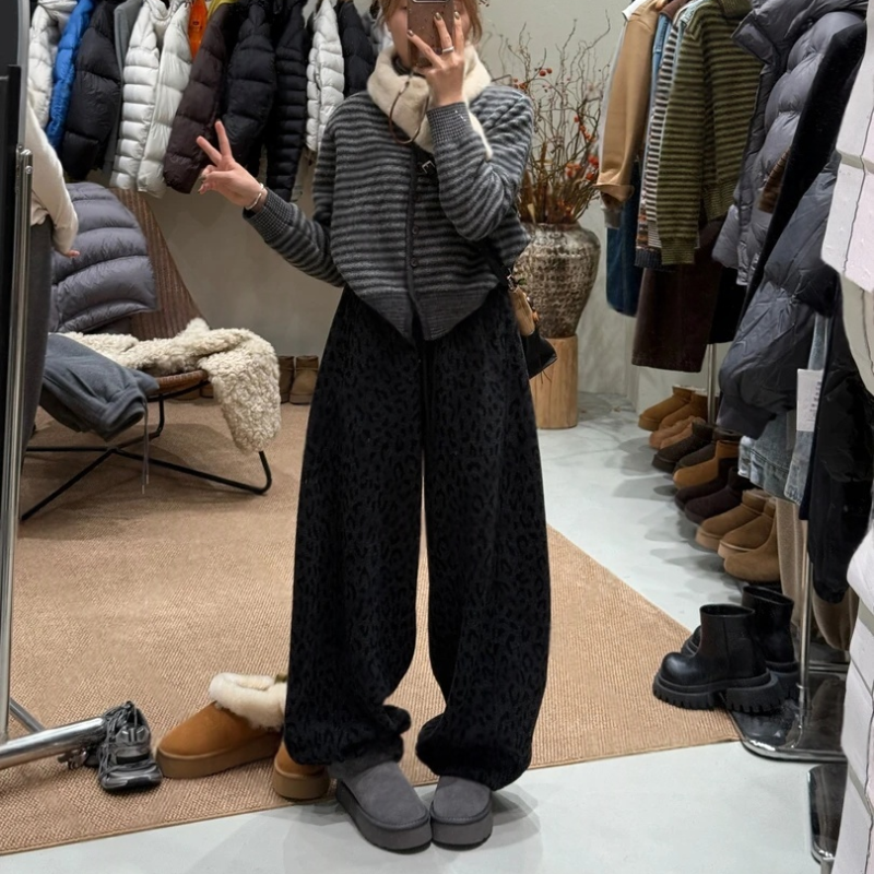 2025重磅高克重羊毛松紧腰弯刀裤阔腿直筒长款休闲卫裤女百搭时尚