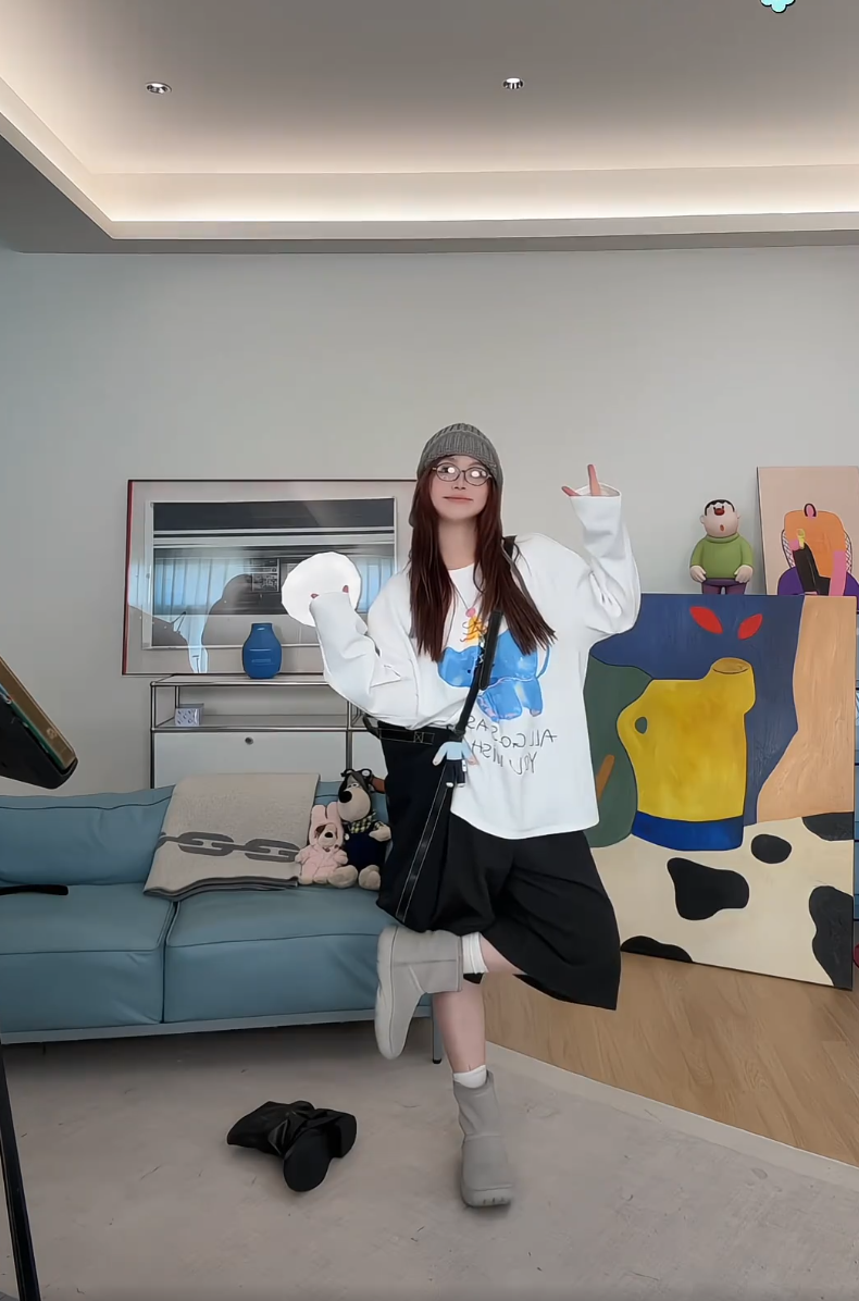 早秋2025新款印花长袖上衣女韩系宽松防圆领T恤百搭卡通