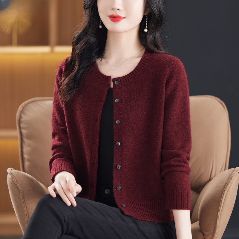 羊毛衫女圆领妈妈针织开衫外套秋冬宽松短款毛衣外搭专柜正品