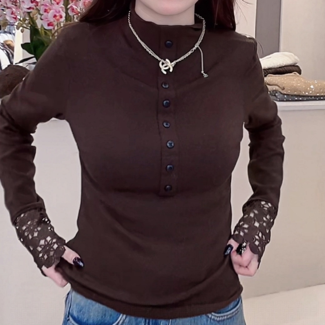 【美丽小衫】巨好看的冬季半高领纽扣手袖蕾丝钩花镂空打底上衣