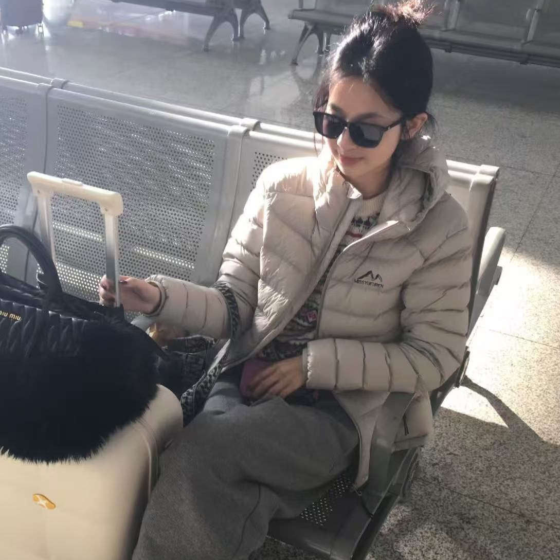 韩系轻薄早秋棉衣外套女连帽修身小个子设计感排骨服爆款夹棉棉袄