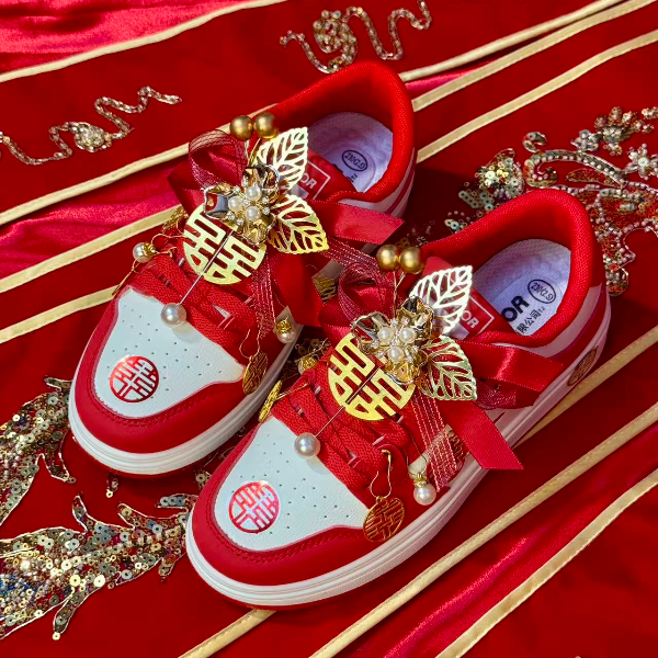 回力新郎新娘订婚结婚鞋红色2025年新款鞋子秀禾婚纱婚鞋情侣板鞋