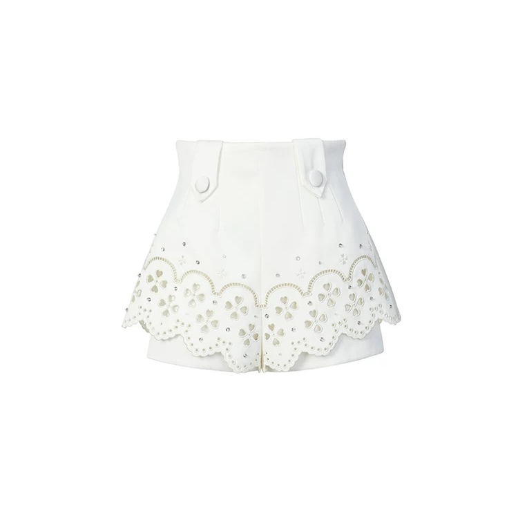 LeFame/拉飞姆2024年秋复古刺绣缎面钉珠阔腿短裤FF24Q01SP327