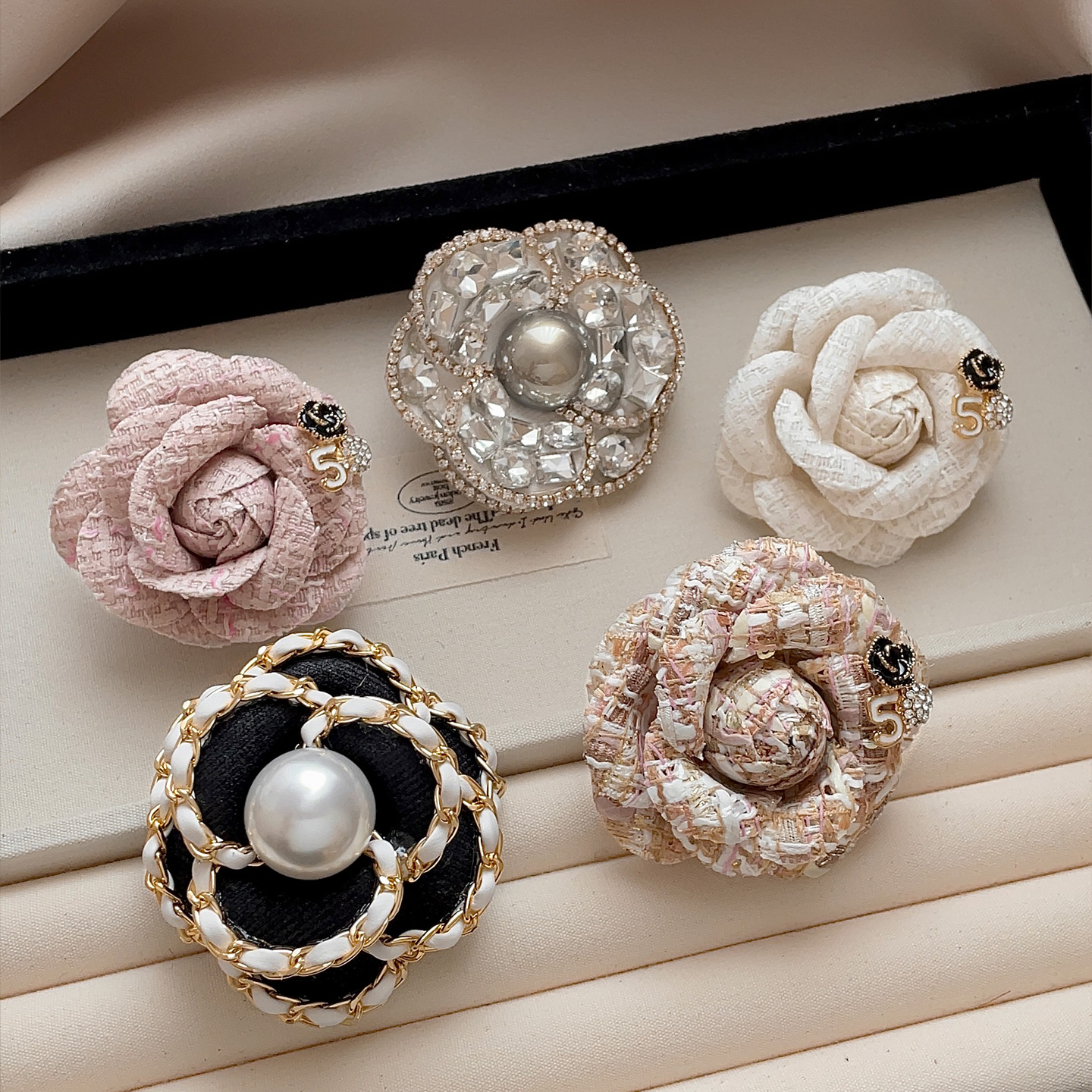 合金布艺胸针 山茶花胸针女胸花气质名媛风高档毛衣别针时尚配饰