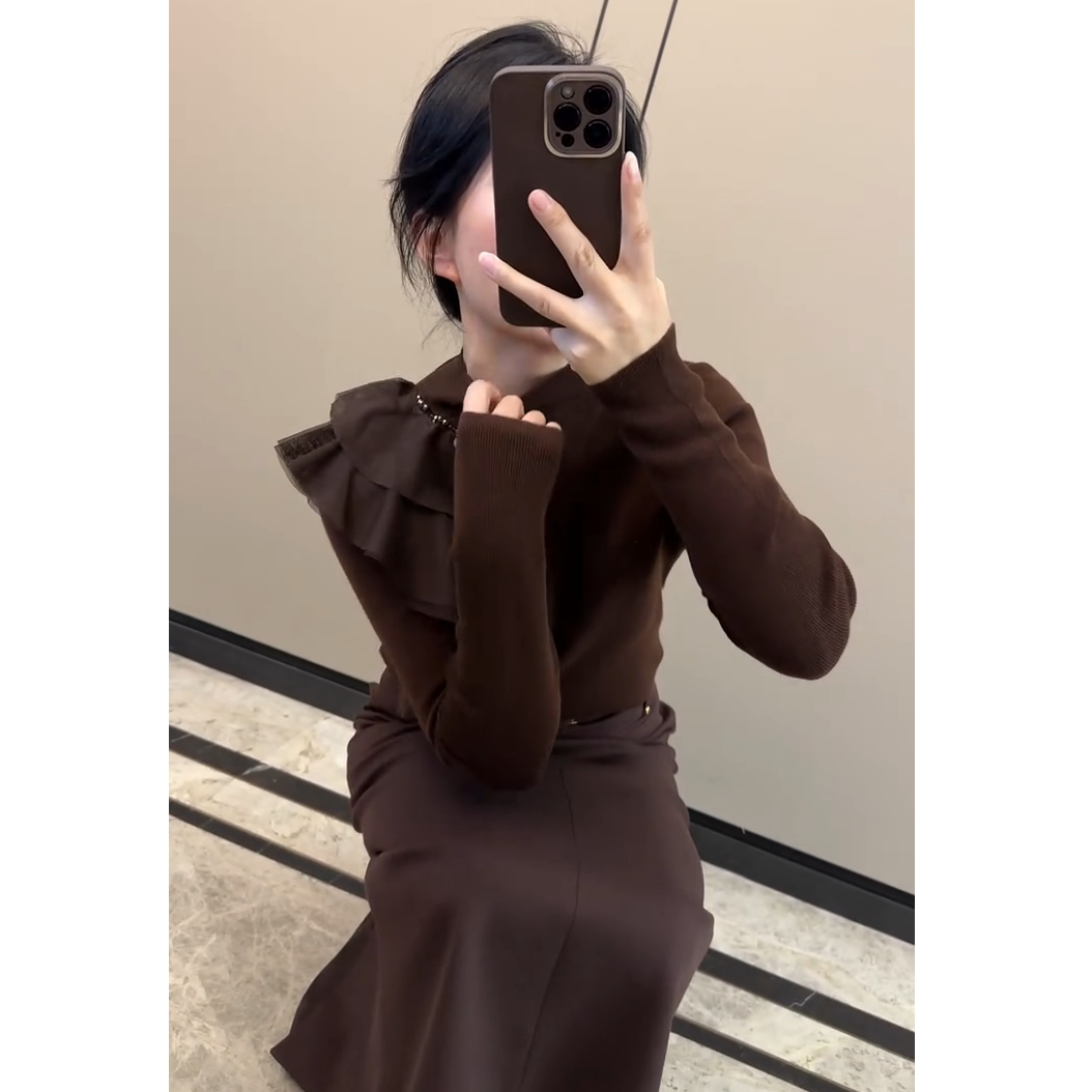 纯色半高领针织衫女秋冬2025新款设计感高级感荷叶边修身打底上衣