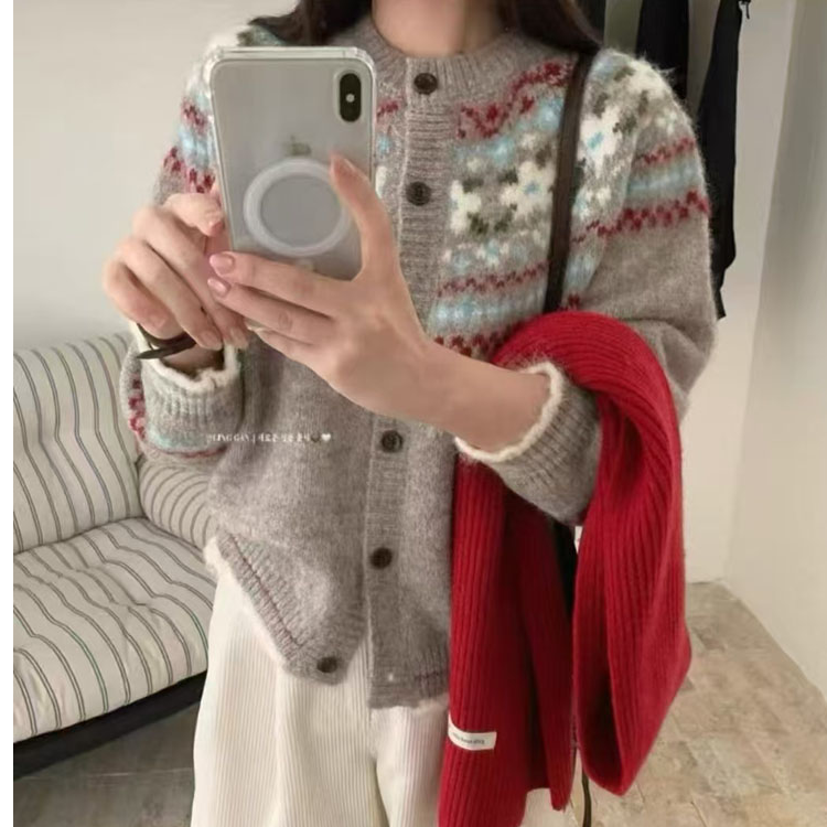 费尔岛提花高级感毛衣外套女秋季新款宽松复古撞色慵懒风针织开衫