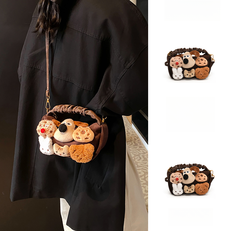 春夏季卡通玩偶斜挎小包女2025新款小狗公仔褶皱手提包时尚单肩包