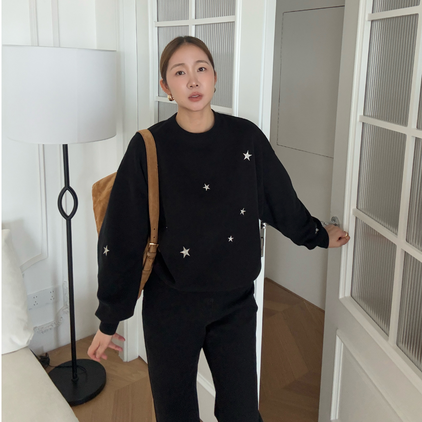 widelia陈姬儿秋季韩系小众黑色星星卫衣女百搭休闲圆领上衣8150