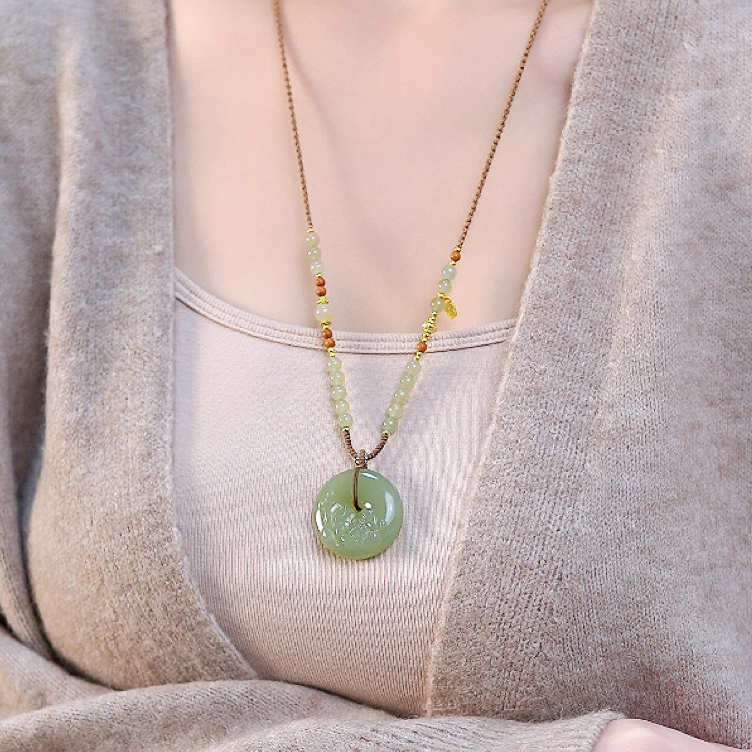 新疆料和田玉精品青白花开富贵平安扣寓意吉祥项坠女士款时尚百搭