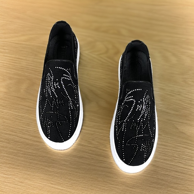 2025年夏季新款英伦休闲时尚水钻小怪兽百搭鞋一脚蹬懒人男鞋厚度