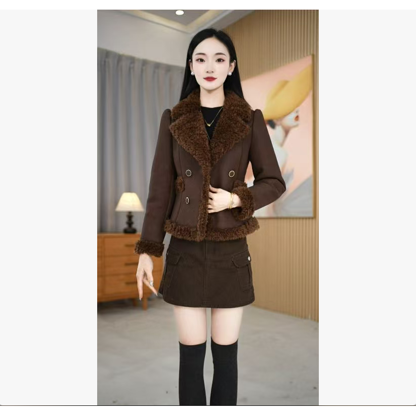 艾丝琪仿皮毛一体外套女2025新款今年流行爆款加绒加厚短款上衣冬