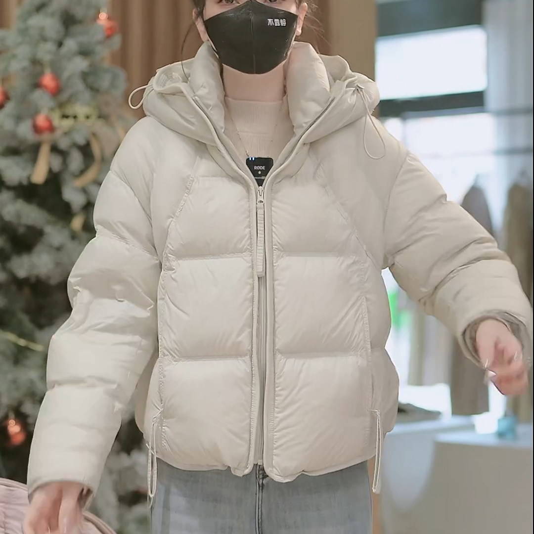 新款泡芙百搭连帽保暖轻盈羽绒服气质大方优雅轻奢