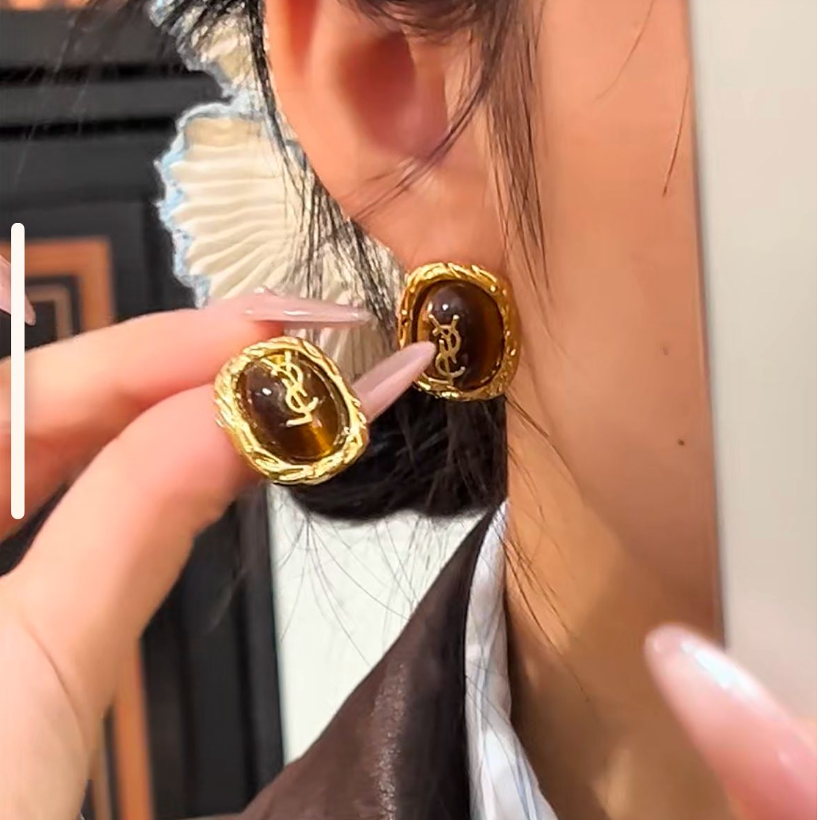 铜合金树脂耳饰 秋冬款字母耳钉美拉德气质时尚百搭耳环小众复古