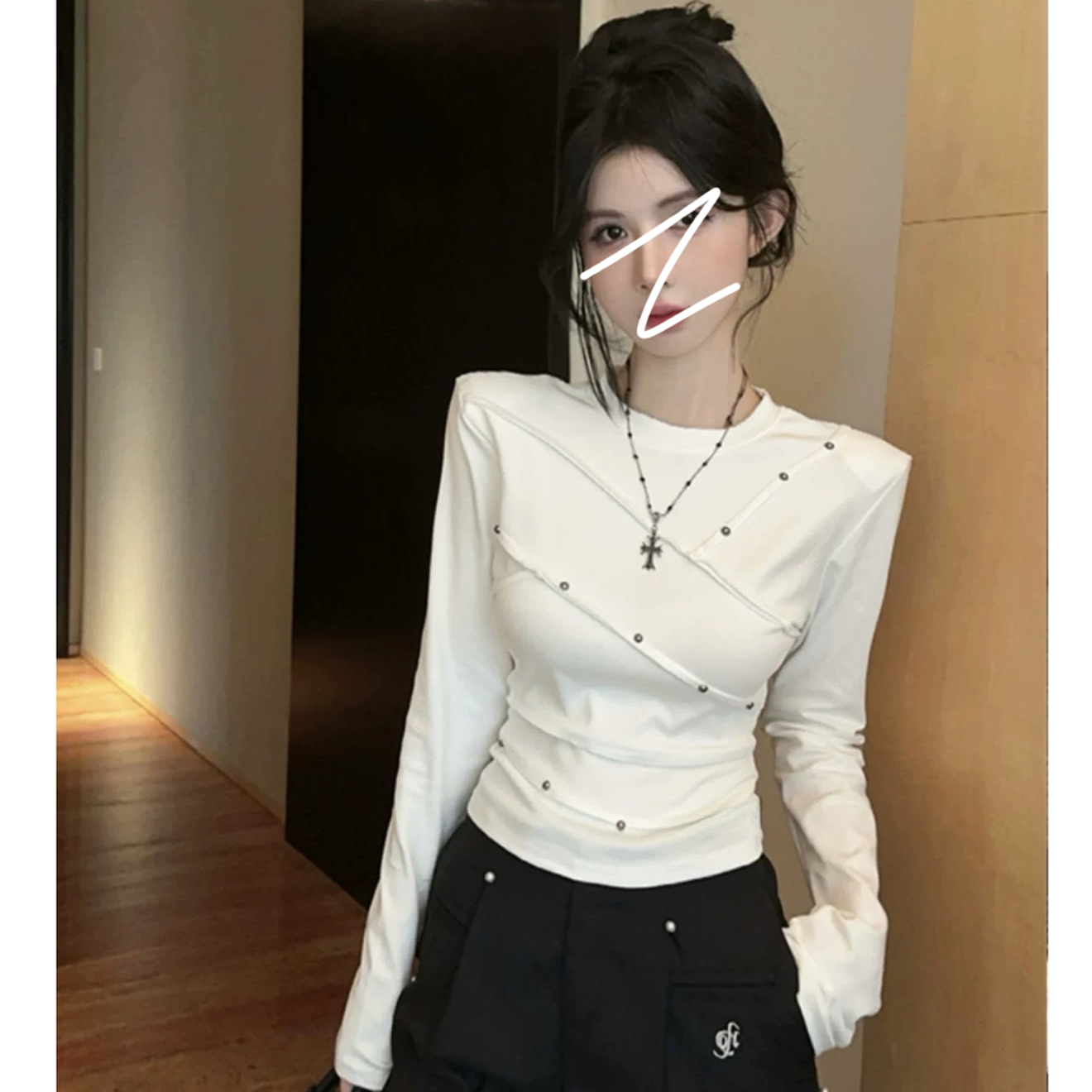 时髦铆钉chic别致线条正肩长袖女港味气质圆领正肩加绒打底衫上衣