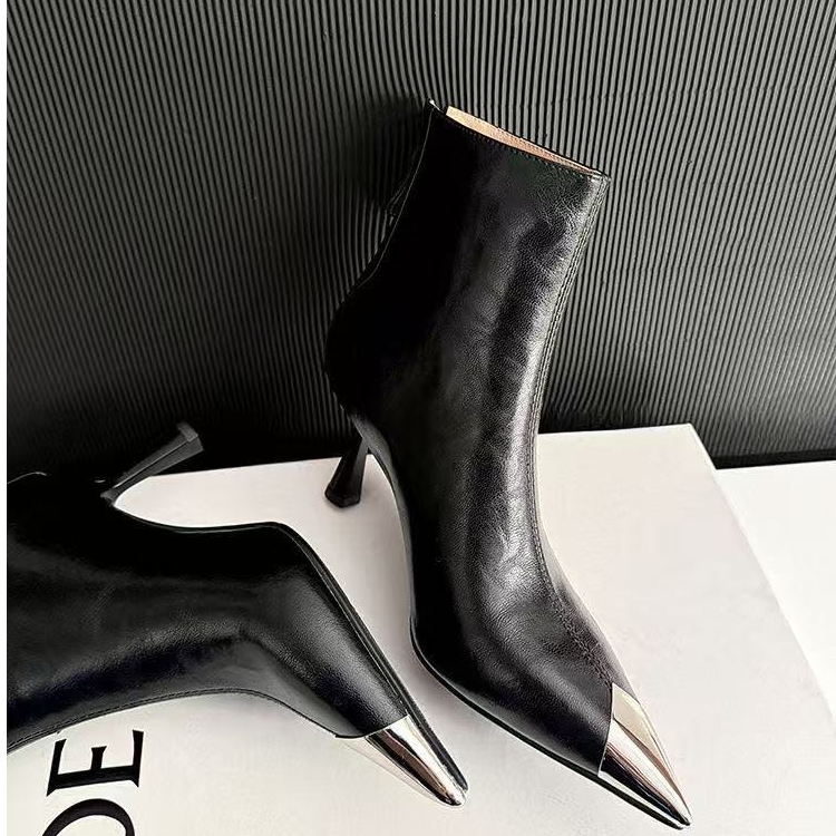 法式复古洋气短靴女靴子细跟金属头尖头细高跟气质百搭显瘦时尚