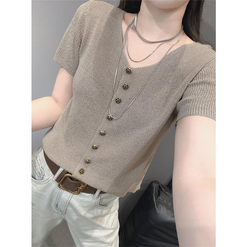 2025夏季新款洋气纽扣V领针织衫女士气质修身显瘦百搭小个子上衣