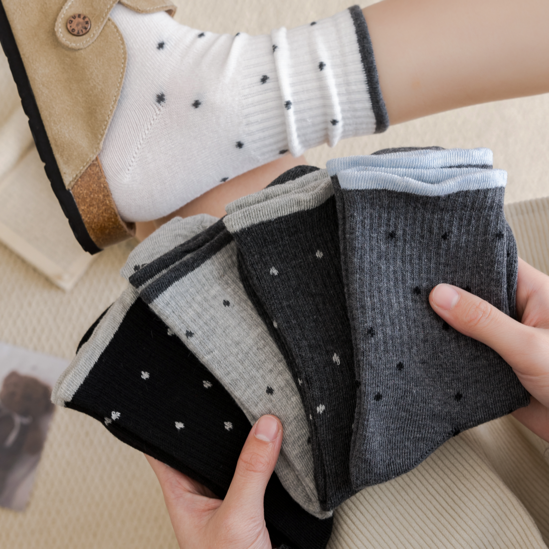 新款温柔波点花边百搭复古中筒堆堆袜W2036