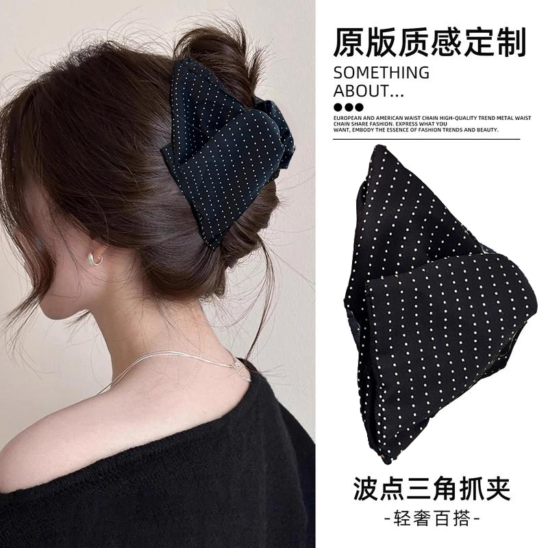 法式高马尾波点三角抓夹女高级感2025新款赫本风鲨鱼夹后脑勺发饰